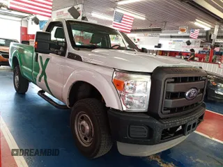 2011 Ford F-250 XL z VIN 1FTBF2B61BEC37445, wystawiony jako IAAI lot #42624921 z przebiegiem 124 106 mil mil oraz . Historia ofert i sprzedaży dostępna na DreamBid. Obrazek 18.