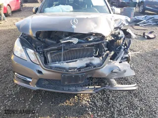 2013 Mercedes-Benz E-Class E 350 Luxury with VIN WDDHF8JB5DA761838, listed as a IAAI auction lot 41378582 with 1 mi miles. Bid and sale history available at carsss.com. Image 6.