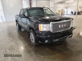 2010 GMC Sierra 1500 Denali z VIN 3GTRKXE28AG259921, wystawiony jako Copart lot #73592214 z przebiegiem 156 378 mil mil oraz Szkoda całkowita • Salvage title. Historia ofert i sprzedaży dostępna na DreamBid. Obrazek 11.