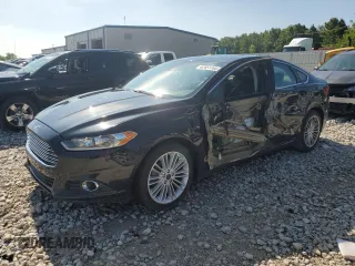 2015 Ford Fusion SE with VIN 3FA6P0HDXFR181295, listed as a Copart auction lot 62451765 with 132,260 mi miles and Clean title. Bid and sale history available at DreamBid. Image 1.