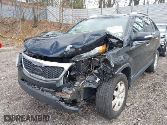 2013 Kia Sorento LX with VIN 5XYKTCA66DG417238, listed as a IAAI auction lot 41992513 with 166,134 mi miles. Bid and sale history available at carsss.com. Image 6.