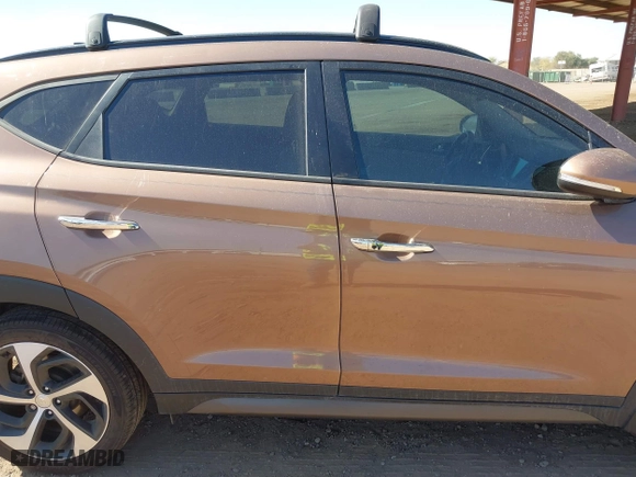 2016 Hyundai Tucson Sport with VIN KM8J33A20GU211615, listed as a IAAI auction lot 41685718 with 97,458 mi miles. Bid and sale history available at carsss.com. Image 13.