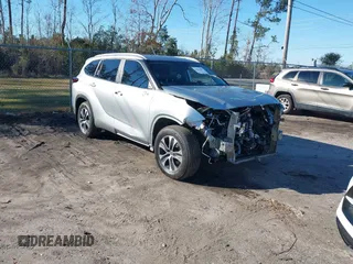 2024 Toyota Highlander LE z VIN 5TDKDRAH5RS049923, wystawiony jako IAAI lot #41354441 z przebiegiem 10 284 mil mil oraz . Historia ofert i sprzedaży dostępna na DreamBid. Obrazek 1.