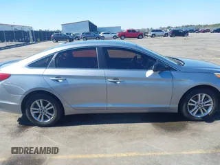 2016 Hyundai Sonata SE z VIN 5NPE24AF3GH348379, wystawiony jako IAAI lot #41645542 z przebiegiem 172 022 mil mil oraz . Historia ofert i sprzedaży dostępna na DreamBid. Obrazek 13.
