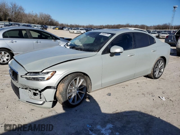 2020 Volvo S60 Momentum with VIN 7JR102FK5LG032402, listed as a Copart auction lot 38404724 with 45,382 mi miles. Bid and sale history available at carsss.com. Image 1.