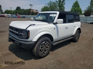 2024 Ford Bronco Outer Banks with VIN 1FMEE8BP0RLA31725, listed as a Copart auction lot 60918675 with 10,452 mi miles and Salvage title. Bid and sale history available at DreamBid. Image 1.
