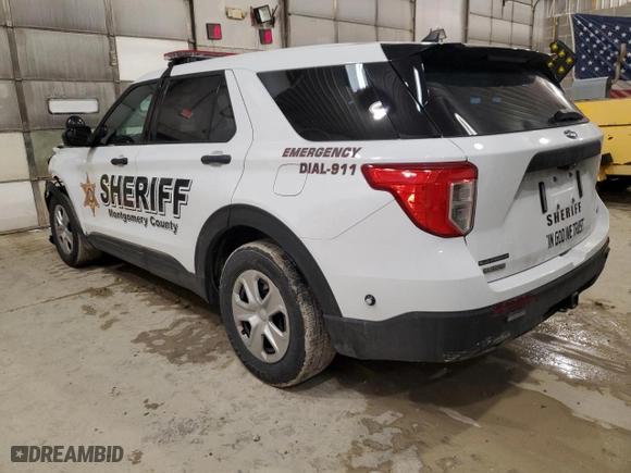 2024 Ford Police Interceptor Utility with VIN 1FM5K8AB7RGA02908, listed as a Copart auction lot 89098655 with 4,565 mi miles and Salvage Title. Bid and sale history available at carsss.com. Image 2.