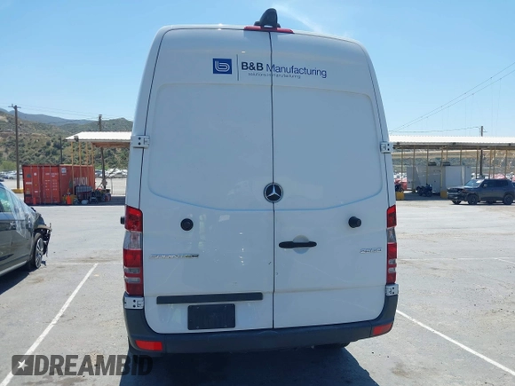 2017 Mercedes-Benz Sprinter Cargo Worker with VIN WD3PE7CD6HP570525, listed as a IAAI auction lot 42096771 with 276,337 mi miles. Bid and sale history available at carsss.com. Image 16.
