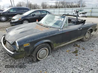 1979 FIAT 124 Spider z VIN 124CS10128092, wystawiony jako Copart lot #47498275 z przebiegiem 22 657 mil mil oraz Czysty tytuł • Clean title. Historia ofert i sprzedaży dostępna na DreamBid. Obrazek 1.