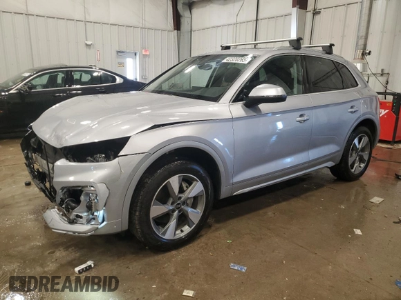 2024 Audi Q5 Premium with VIN WA1ABAFYXR2089153, listed as a Copart auction lot 42320265 with 2,992 mi miles and Salvage Title. Bid and sale history available at carsss.com. Image 1.