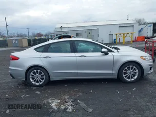 2019 Ford Fusion SE with VIN 3FA6P0HD7KR245691, listed as a IAAI auction lot 42023751 with 32,622 mi miles. Bid and sale history available at carsss.com. Image 13.
