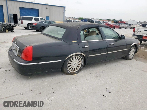 2004 Lincoln Town Car Ultimate z VIN 1LNHM83W14Y660640, wystawiony jako Copart lot #53652685 z przebiegiem 147 781 mil mil oraz Czysty tytuł • Clean title. Historia ofert i sprzedaży dostępna na DreamBid. Obrazek 3.