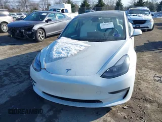 2023 Tesla Model 3 z VIN 5YJ3E1EA4PF505850, wystawiony jako IAAI lot #41310597 z przebiegiem 70 211 mil mil oraz . Historia ofert i sprzedaży dostępna na DreamBid. Obrazek 12.