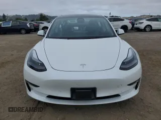 2022 Tesla Model 3 Long Range z VIN 5YJ3E1EB4NF161314, wystawiony jako Copart lot #57060725 z przebiegiem 19 215 mil mil oraz Szkoda całkowita • Salvage title. Historia ofert i sprzedaży dostępna na DreamBid. Obrazek 5.