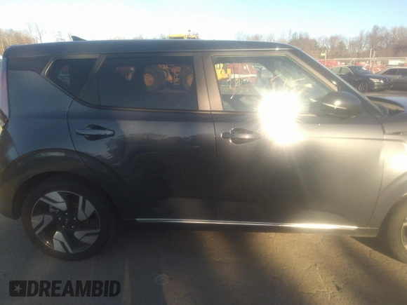 2023 Kia Soul GT-Line with VIN KNDJ53AU1P7884301, listed as a IAAI auction lot 38357515 with 15,981 mi miles. Bid and sale history available at carsss.com. Image 13.