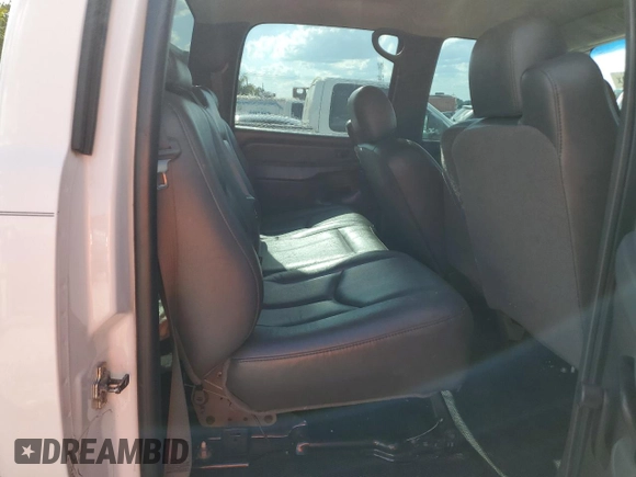 2006 Chevrolet Silverado 3500 DRW LT1 with VIN 1GCJK33D86F259615, listed as a Copart auction lot 52218565 with 64,497 mi miles and Salvage Title. Bid and sale history available at carsss.com. Image 10.