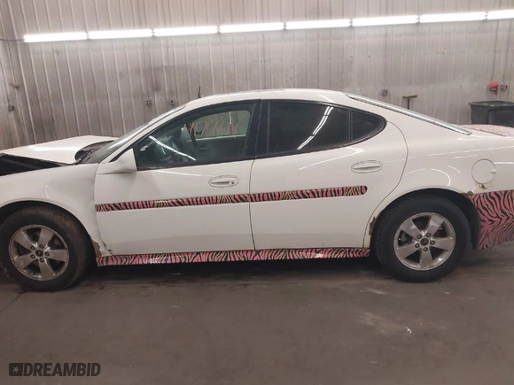 2005 Pontiac Grand Prix GT with VIN 2G2WS522751162904, listed as a IAAI auction lot 41751614 with NaN miles. Bid and sale history available at carsss.com. Image 15.