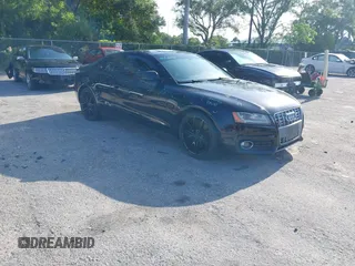2009 Audi S5 z VIN WAURV78T99A036807, wystawiony jako IAAI lot #42352152 z przebiegiem 122 196 mil mil oraz . Historia ofert i sprzedaży dostępna na DreamBid. Obrazek 1.