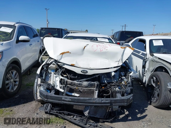 2015 Kia Optima SX Turbo with VIN 5XXGR4A67FG517902, listed as a IAAI auction lot 41629985 with 1 mi miles. Bid and sale history available at carsss.com. Image 13.
