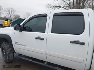 2007 Chevrolet Silverado 1500 LT w/1LT with VIN 3GCEK13397G532557, listed as a IAAI auction lot 41500202 with 216,911 mi miles. Bid and sale history available at carsss.com. Image 14.