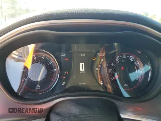 2019 Dodge Challenger SXT z VIN 2C3CDZAG4KH521999, wystawiony jako Copart lot #42093645 z przebiegiem 83 704 mil mil oraz Szkoda całkowita • Salvage title. Historia ofert i sprzedaży dostępna na DreamBid. Obrazek 9.