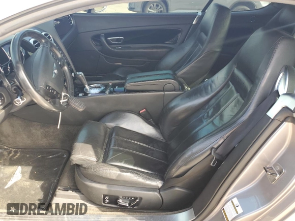 2006 Bentley Continental GT GT z VIN SCBCR63W76C037174, wystawiony jako Copart lot #79240794 z przebiegiem 103 577 mil mil oraz Nie do naprawy. Historia ofert i sprzedaży dostępna na DreamBid. Obrazek 7.