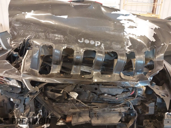 2016 Jeep Cherokee Latitude z VIN 1C4PJMCB3GW187502, wystawiony jako IAAI lot #42048898 z przebiegiem 151 450 mil mil oraz . Historia ofert i sprzedaży dostępna na DreamBid. Obrazek 10.
