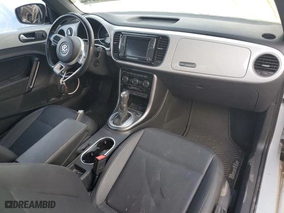 2018 Volkswagen Beetle SE with VIN 3VWJD7AT7JM701754, listed as a Copart auction lot 75018544 with 86,517 mi miles and Salvage Title. Bid and sale history available at carsss.com. Image 8.