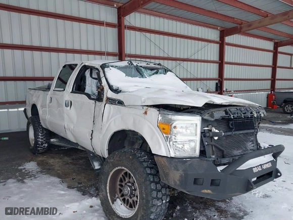2015 Ford Super Duty F-250 SRW Lariat with VIN 1FT7W2BT9FEC51353, listed as a IAAI auction lot 41565239 with 140,000 mi miles. Bid and sale history available at carsss.com. Image 6.