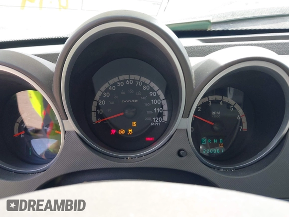2007 Dodge Nitro SLT with VIN 1D8GT58K77W640112, listed as a IAAI auction lot 42015613 with 220,061 mi miles. Bid and sale history available at carsss.com. Image 7.