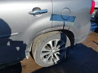 2015 Kia Sorento SX with VIN 5XYKWDA77FG647122, listed as a IAAI auction lot 41416613 with 157,677 mi miles. Bid and sale history available at carsss.com. Image 18.