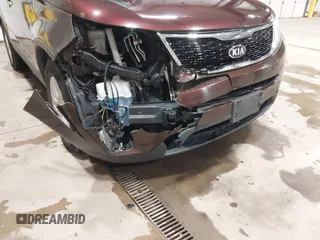 2015 Kia Sorento LX with VIN 5XYKTDA70FG646886, listed as a IAAI auction lot 42469491 with 214,232 mi miles and . Bid and sale history available at DreamBid. Image 6.
