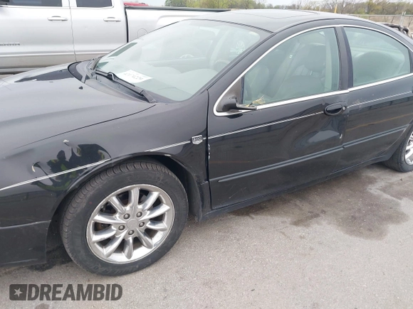 2004 Chrysler 300M M z VIN 2C3HE66G94H686024, wystawiony jako IAAI lot #42174229 z przebiegiem 150 628 mil mil oraz . Historia ofert i sprzedaży dostępna na DreamBid. Obrazek 6.