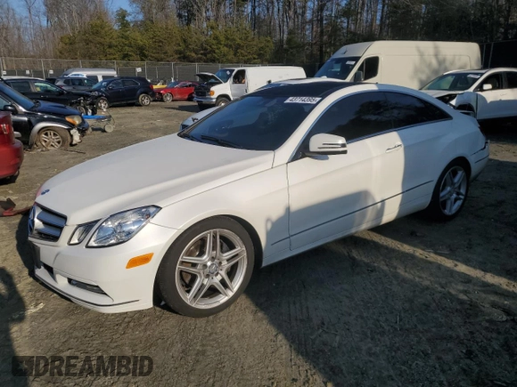 2013 Mercedes-Benz E-Class E 350 with VIN WDDKJ8JB7DF221348, listed as a Copart auction lot 43714395 with 118,564 mi miles and Salvage Title. Bid and sale history available at carsss.com. Image 1.
