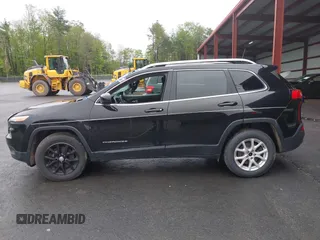 2017 Jeep Cherokee Latitude with VIN 1C4PJMCB7HW651716, listed as a IAAI auction lot 42275352 with 124,152 mi miles and . Bid and sale history available at DreamBid. Image 14.