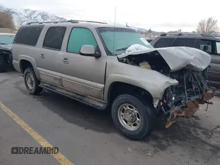 2003 Chevrolet Suburban LT with VIN 3GNGK26UX3G117266, listed as a IAAI auction lot 41615482 with 276,761 mi miles. Bid and sale history available at carsss.com. Image 1.