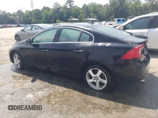 2013 Volvo S60 T5 Premier z VIN YV1612FS6D1219373, wystawiony jako Copart lot #55831555 z przebiegiem Nie podano mil oraz Tytuł czysty. Historia ofert i sprzedaży dostępna na DreamBid. Obrazek 2.