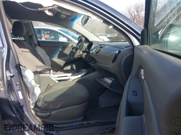 2014 Kia Sportage LX with VIN KNDPB3ACXE7548170, listed as a IAAI auction lot 41651204 with 71,280 mi miles and . Bid and sale history available at carsss.com. Image 5.