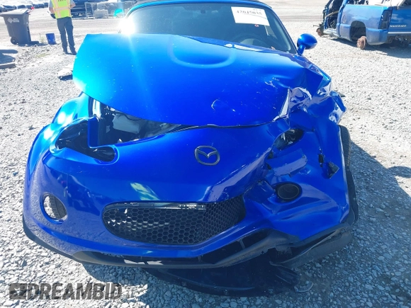 2006 Mazda MX-5 Miata Touring z VIN JM1NC25F560104482, wystawiony jako IAAI lot #42045035 z przebiegiem 131 892 mil mil oraz . Historia ofert i sprzedaży dostępna na DreamBid. Obrazek 6.