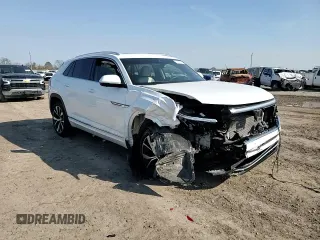 2024 Volkswagen Atlas SEL Premium R-Line with VIN 1V2FE2CA7RC219611, listed as a Copart auction lot 46862235 with 17,570 mi miles and Salvage title. Bid and sale history available at DreamBid. Image 11.