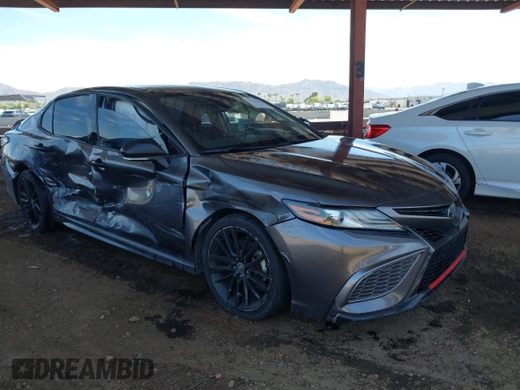 2021 Toyota Camry XSE z VIN 4T1K61AK7MU518176, wystawiony jako IAAI lot #42121890 z przebiegiem 70 634 mil mil oraz . Historia ofert i sprzedaży dostępna na DreamBid. Obrazek 1.