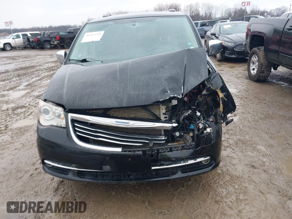 2011 Chrysler Town & Country Limited with VIN 2A4RR6DGXBR653039, listed as a IAAI auction lot 41217531 with 155,981 mi miles. Bid and sale history available at carsss.com. Image 12.