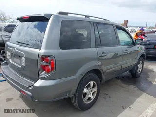 2007 Honda Pilot EX-L with VIN 5FNYF28507B007040, listed as a IAAI auction lot 42038302 with 251,262 mi miles. Bid and sale history available at carsss.com. Image 4.