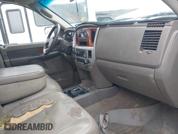 2006 Dodge 3500 Laramie z VIN 3D7LX39C66G175614, wystawiony jako IAAI lot #41381392 z przebiegiem 197 319 mil mil oraz . Historia ofert i sprzedaży dostępna na DreamBid. Obrazek 5.