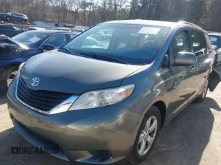 2011 Toyota Sienna LE AAS with VIN 5TDKK3DC0BS052186, listed as a IAAI auction lot 41808553 with 131,321 mi miles. Bid and sale history available at carsss.com. Image 17.