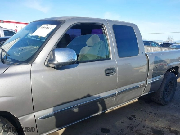 2000 GMC New Sierra 1500 SLE with VIN 2GTEC19T6Y1235115, listed as a IAAI auction lot 41503849 with NaN miles. Bid and sale history available at carsss.com. Image 14.