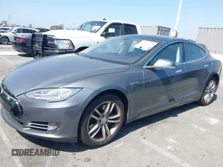2014 Tesla Model S 60 z VIN 5YJSA1S16EFP40968, wystawiony jako IAAI lot #42331754 z przebiegiem 159 717 mil mil oraz . Historia ofert i sprzedaży dostępna na DreamBid. Obrazek 19.