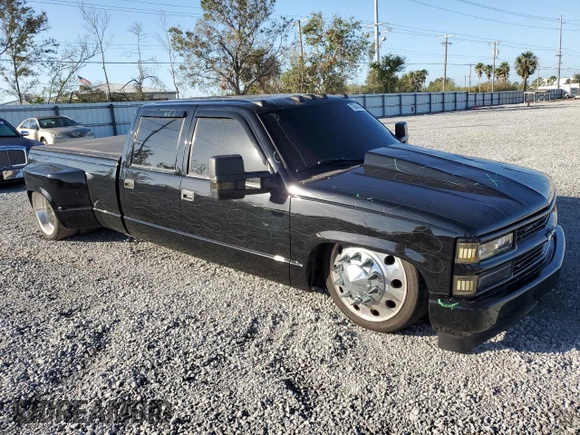 1996 Chevrolet Silverado 3500 z VIN 1GCHC33J3TF020647, wystawiony jako Copart lot #79541644 z przebiegiem Nie podano mil oraz Nie do naprawy • Non repairable. Historia ofert i sprzedaży dostępna na DreamBid. Obrazek 4.