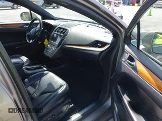 2017 Lincoln MKC Select with VIN 5LMCJ2C9XHUL36333, listed as a IAAI auction lot 41932497 with 111,065 mi miles and . Bid and sale history available at DreamBid. Image 5.