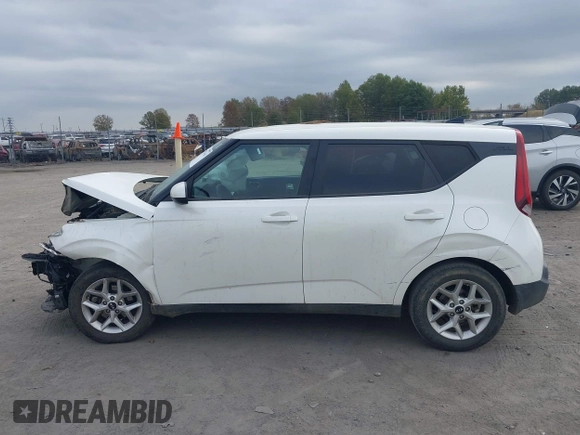 2020 Kia Soul S with VIN KNDJ23AU6L7735062, listed as a IAAI auction lot 40729662 with 100,546 mi miles and . Bid and sale history available at DreamBid. Image 15.